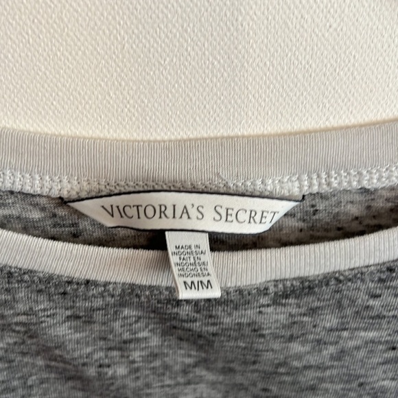 VICTORIA’S Secret Heather gray tank top with front pocket size M - Picture 5 of 16